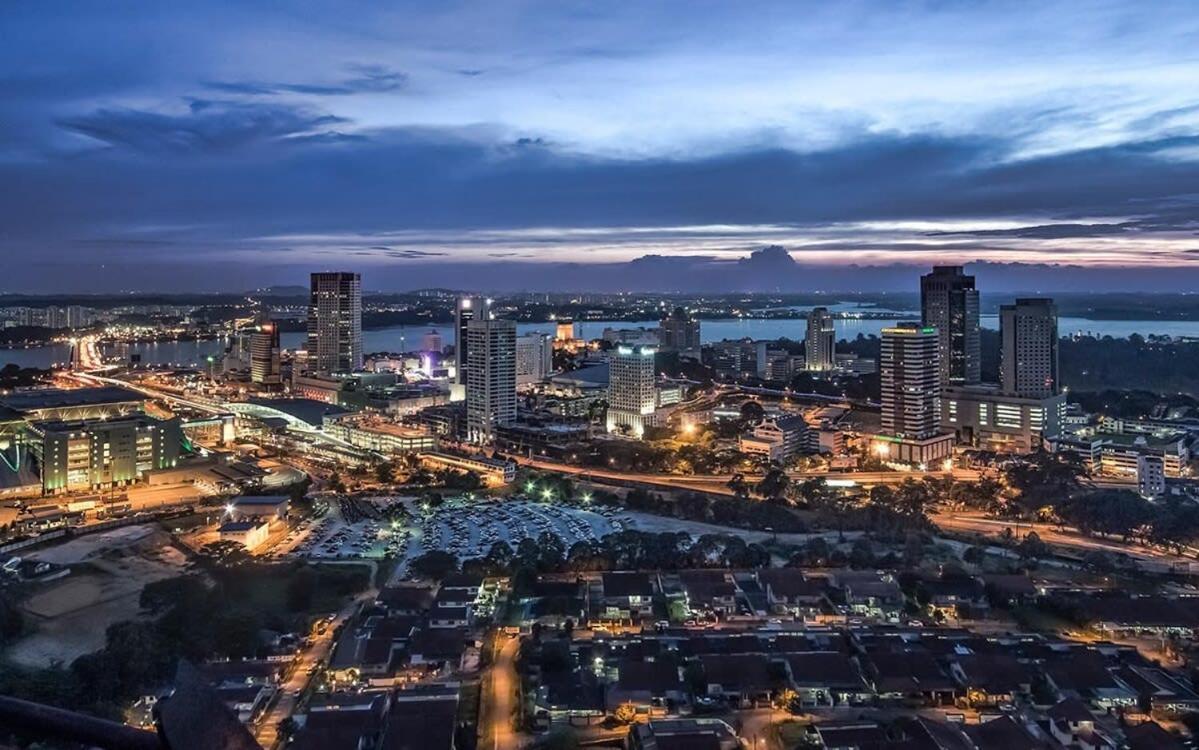 Cozy & High Floor Suite In Suasana Jb 15, Views Johor Bahru Esterno foto